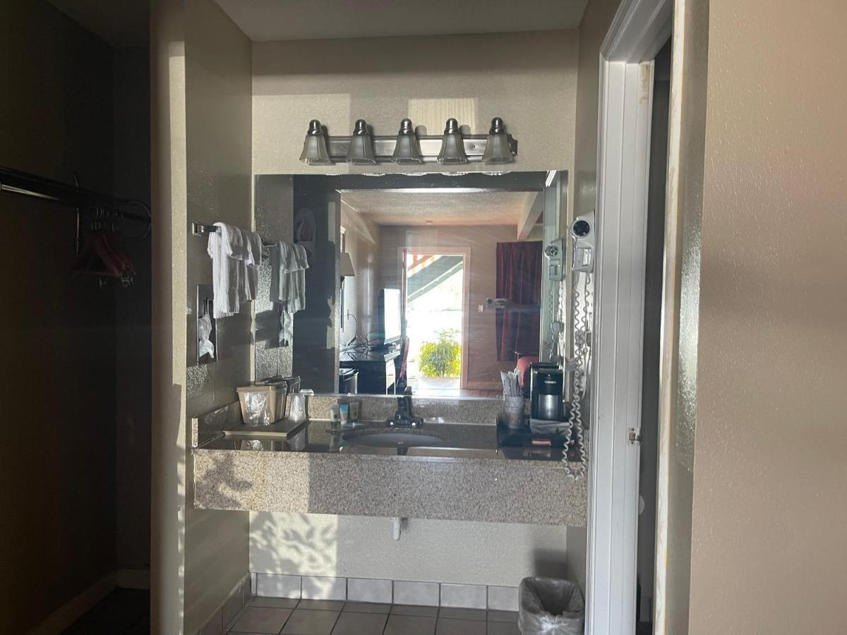 Atlantic Shores Inn And Suites Chincoteague Extérieur photo