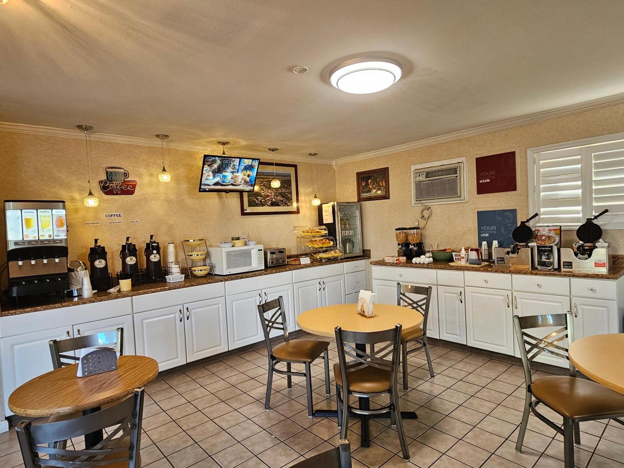 Atlantic Shores Inn And Suites Chincoteague Extérieur photo